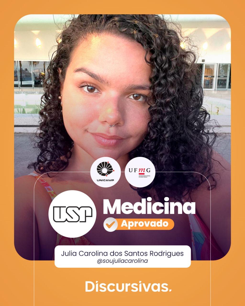 Julia Carolina dos Santos, aprovada em Medicina na USP